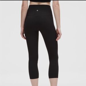 🖤LULULEMON WUNDER UNDER CROP🖤